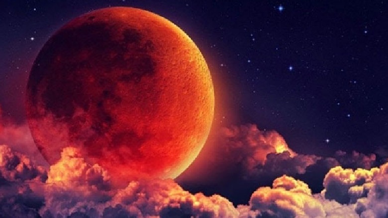 Sonte shfaqet ‘hëna e përgjakur’, paralajmërimi: Do të ketë lëkundje të fuqishme toke