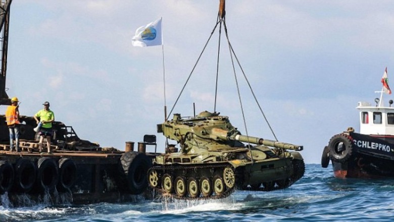 Libani hedh tanket në det, zbulohet arsyeja e çuditshme (Foto)