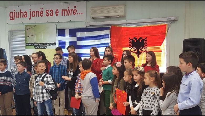  Shqipja në Greqi, mësuesit: Fëmijët e emigrantëve po harrojnë gjuhën amë, ja arsyet