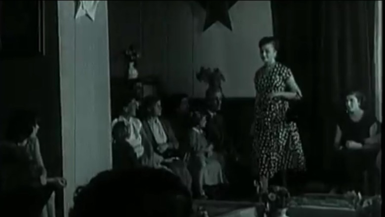 Paradë mode në vitet '56, shikoni 'modelet' e Tiranës në kohën e komunizmit (Video)