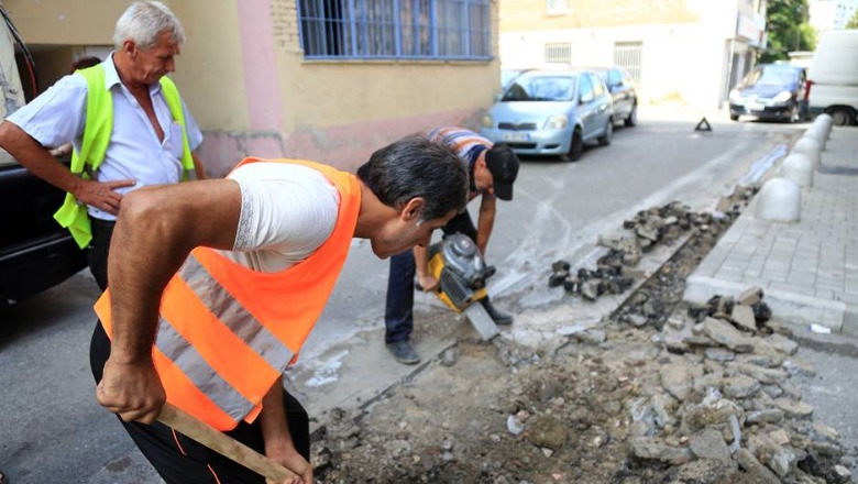 Investime të reja në rrjetin ujësjellës në dy lagje të tjera të Tiranës, banorët përfitojnë shërbim cilësor 