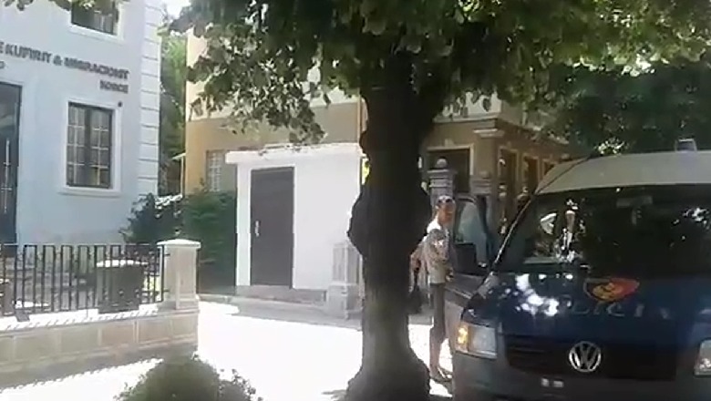 Kapen 20 refugjatë të paligjshëm në Korçë, mes tyre gra dhe fëmijë (VIDEO)