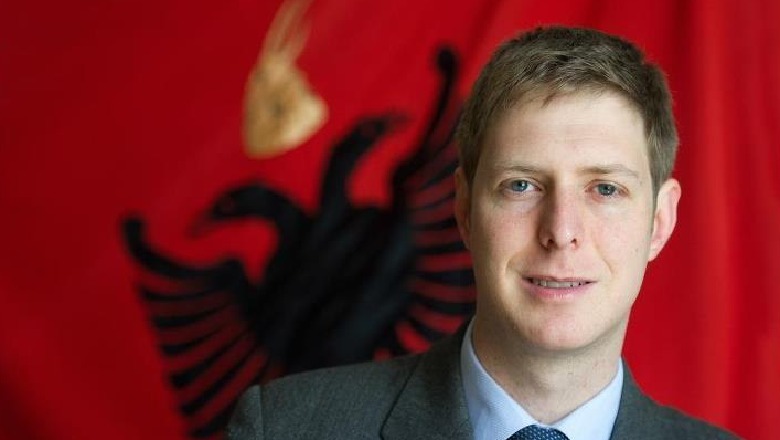 Princ Leka flet për një “Shqipëri të Madhe”: Të bashkohemi me Kosovën nën një monarki