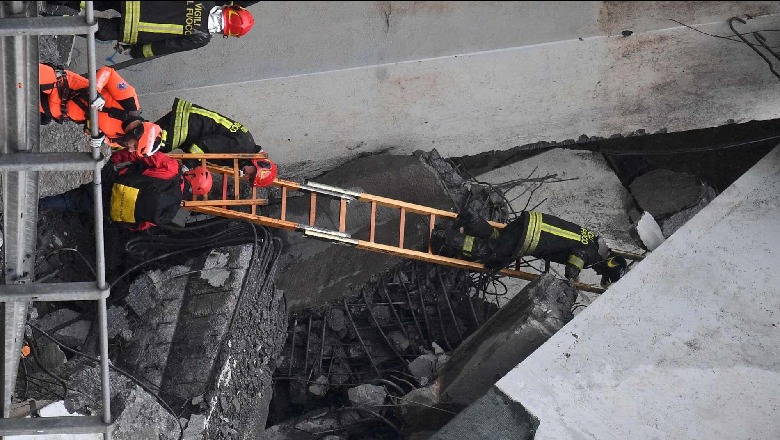 Genova, dëshmitari okular: Ura u shemb pasi u godit nga një vetëtimë