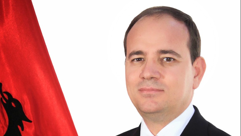 Ish-Presidenti Bujar Nishani jep alarmin: Po zhbëhemi, shqiptarët në 2030-n do jenë më pak se 1 milion