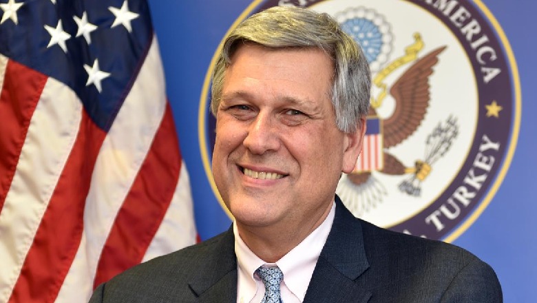 Diplomati Kosnett: Qëndrimi amerikan ndaj Kosovës nuk ka ndryshuar