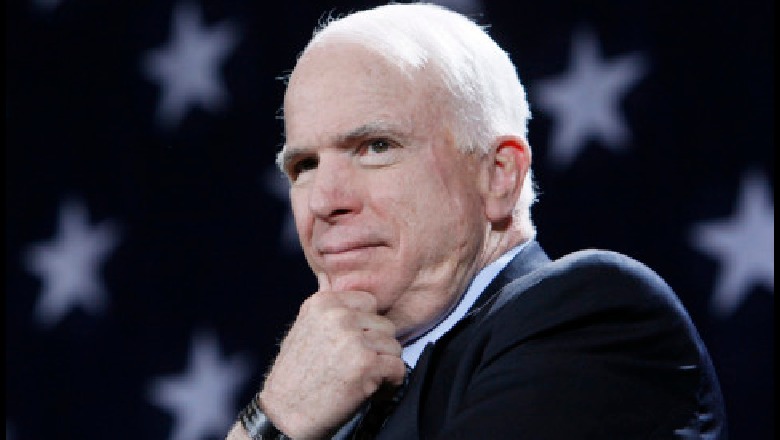 Senatori republikan amerikan, John McCain, ndërpret trajtimin kundër kancerit të trurit