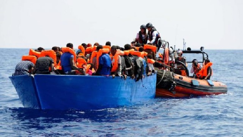 Komisioni Evropian deklaron se nuk përkulet nga kërcënimet e Italisë mbi emigrantët