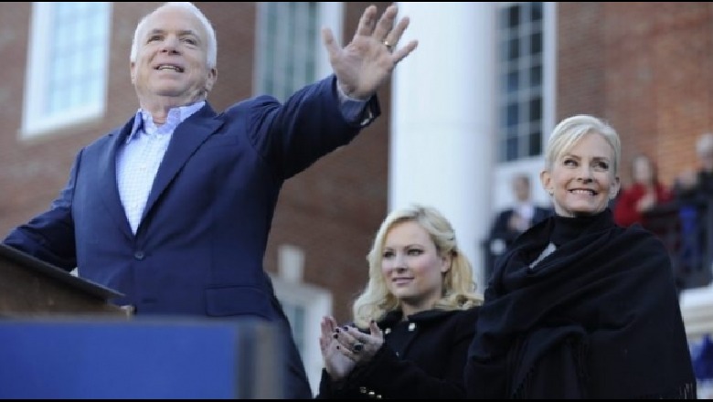 'Më mësoi të jetoj', gruaja dhe vajza e John McCain përlotin rrjetin me dedikimin e ndjerë 