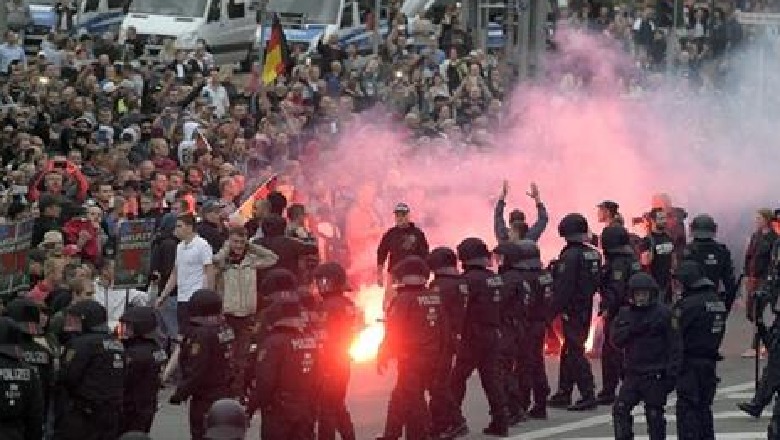 Protesta në Gjermani, ndërhyn policia në konfliktin mes protestuesve të krahut të majtë dhe të djathtë
