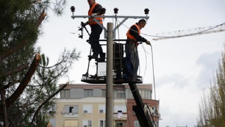 Defekt në linjën e transmetimit, OSHEE: Ja zonat pa energji elektrike në Tiranë