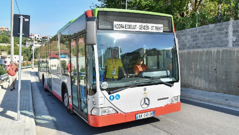 Bashkia e Tiranës rikonstrukton rrugën e Zallit në Selitë, nis linja e re e autobusit (FOTO)