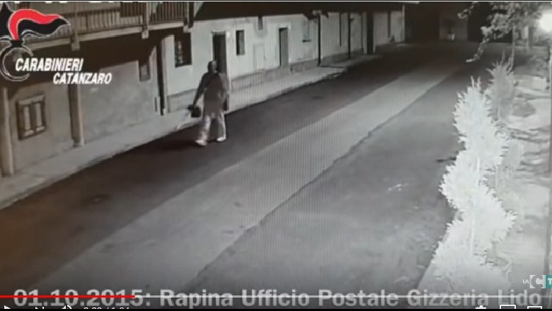 Grabisnin banesa dhe lidhnin njerëzit, goditet grupi kriminal ne Itali, mes tyre një shqiptar (Emri+ Video)