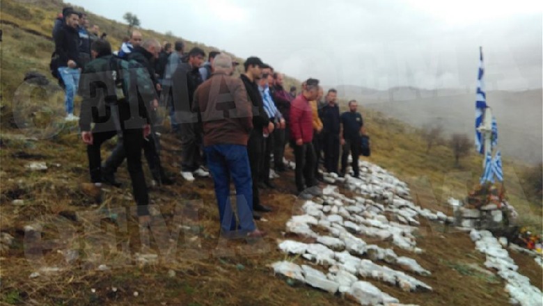 Nacionalistët në vendin ku u vra Kaçifas, formojnë me gurë fjalën 'hero'