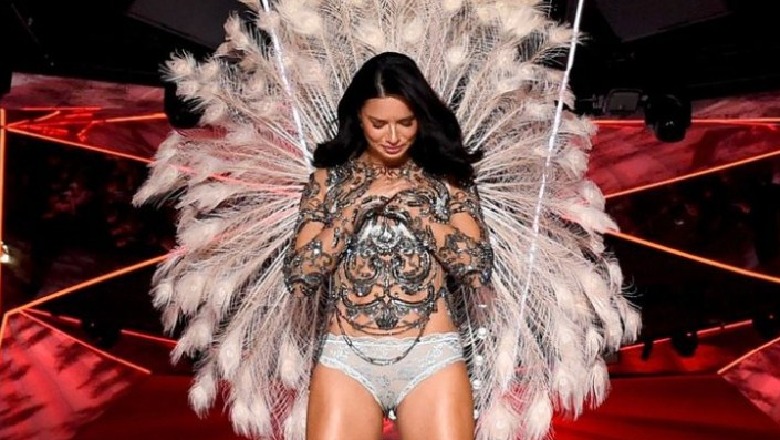 “Më mësove të fluturoj”, Adriana Lima i jep lamtumirën ”Victoria’s Secret”, përlotet në skenë