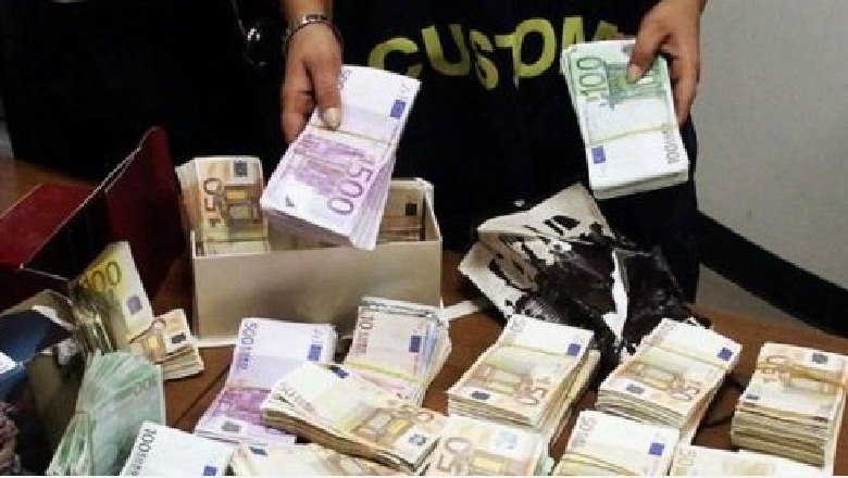 114 mijë euro në bagazh, pranga dy shqiptarëve në Itali 