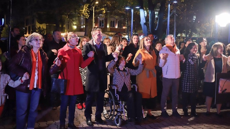  Ministria e Shëndetësisë ndriçohet portokalli, Manastirliu: Të gjithë bashkë kundër dhunës ndaj grave dhe vajzave