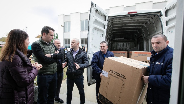 'Unaza e Madhe'/ Veliaj: Elektroshtëpiake për familjet që po sistemohen në banesat sociale, një fillim i ri edhe për qytetin