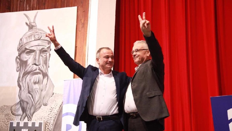  Zgjedhjet në PD, kreu i PS Lezhë uron Gjokën: Në fund të ditës, jemi banorë të një qyteti