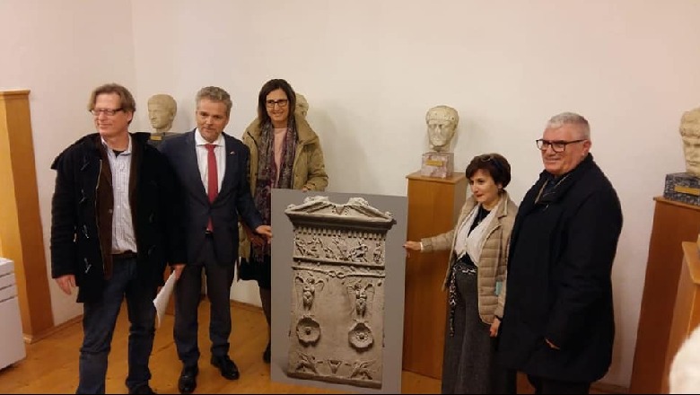 Parku Arkeologjik/ Austriakët kthejnë në Apoloni stelën funerale të zhdukur gjatë Luftës së Parë Botërore