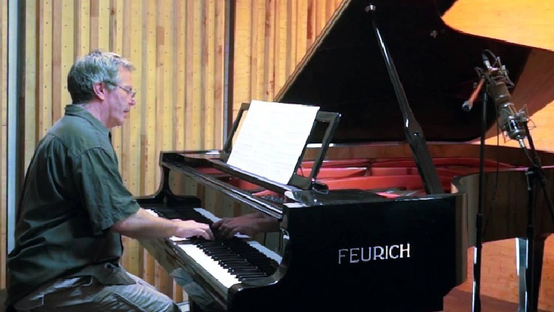 Paul Barton, pianisti që luan muzikë për elefantët