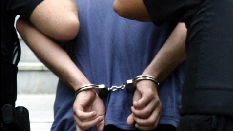 Ishte i shpallur në kërkim, arrestohet 25-vjeçari në Vlorë