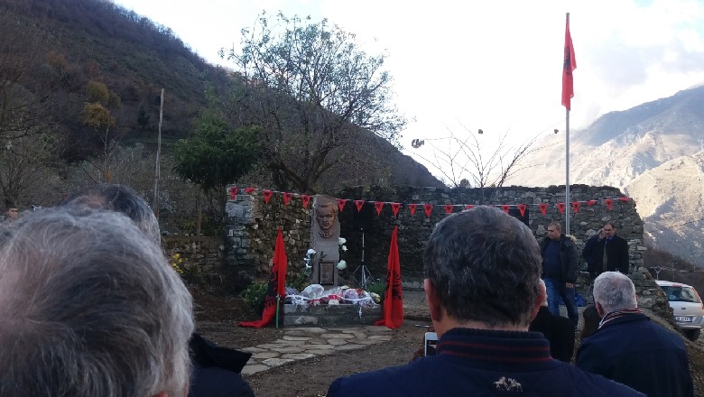 Një memorial në Tepelenë në vend të varrit të zhdukur të Trifon Xhagjikës