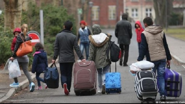 INSTAT: 84 % e shqiptarëve emigrojnë për mundësi punësimi