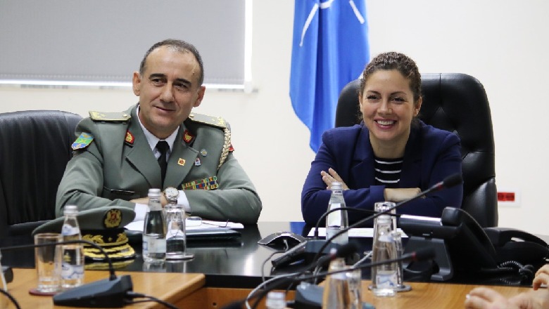 Ministrja e Mbrojtjes, Olta Xhaçka uron trupat shqiptare në misionet ndërkombëtare