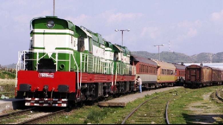 Gati nënshkrimi i kontratës për ndërtimin e hekurudhës Tiranë-Durrës
