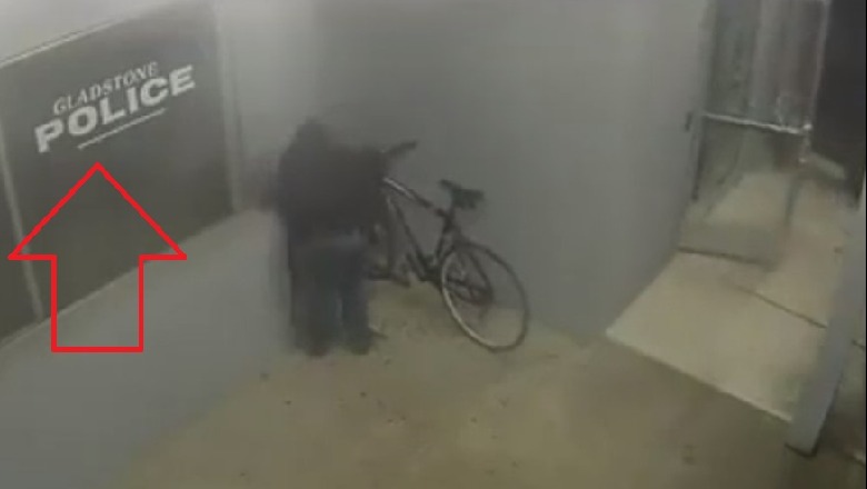 'Budallallëk apo guxim i tepruar?'/ Hajduti tenton të vjedhë një biçikletë në stacionin e policisë në Australi (VIDEO)