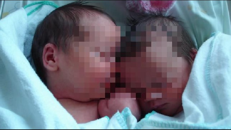 Andrea dhe Fabio, dy binjakët e lindur në Bari me një vit diferencë 