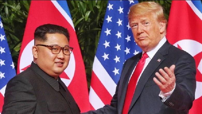 Kim Jong-Un gati të tërhiqet nga armët bërthamore, Trump: Pres të takohemi