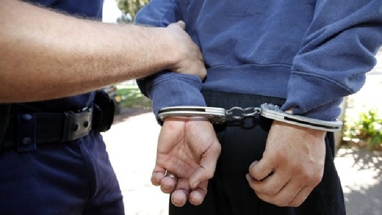 Ishte shpallur në kërkim për trafikim lëndësh narkotike, arrestohet 48-vjeçari në Vlorë
