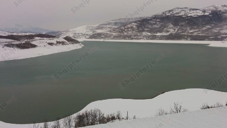 FOTO/Liqenet e Komanit dhe Fierzës nën 'pushtetin' e akullit dhe dëborës