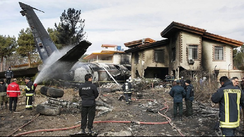 Iran/ Rrëzohet aeroplani i mallrave, 15 persona humbin jetën, një në gjendje të rëndë