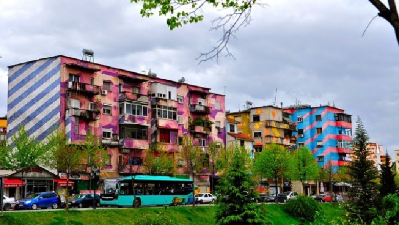 Fasadat shumëngjyrëshe, gazeta izraelite rendit Tiranën midis qyteteve ruse dhe germane