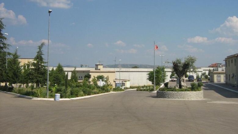 Dhunë në burgun e Peqinit, të dënuarit bëjnë për spital dy gardianë dhe edukatorin (EMRAT) 