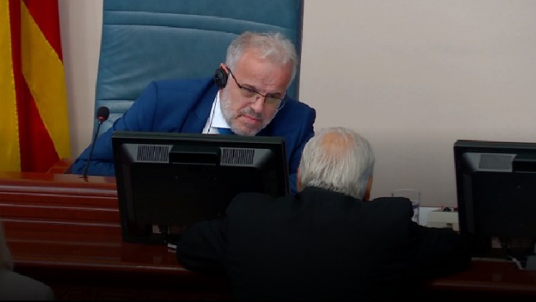 Parlamenti maqedonas flet shqip, ja si e hapi seancën kryeparlamentari Xhaferi (VIDEO)