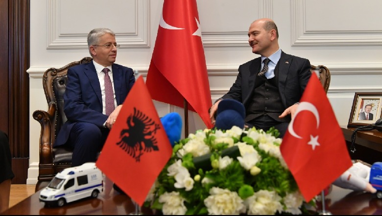 Ministri Lleshaj vizitë në Turqi, takon homologun turk Soylu 