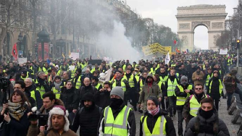 Francë/ Jelekverdhët vijojnë protestën në javën e tyre të trembëdhjetë