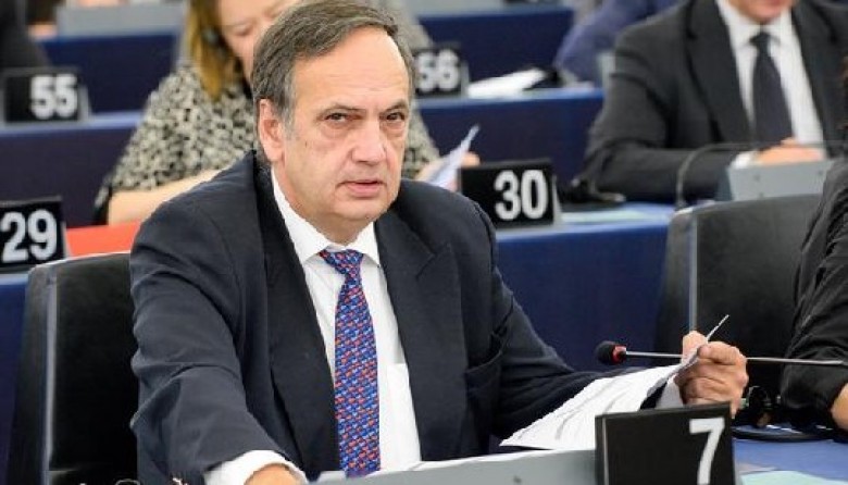 Flackenstein fshikullon opozitën: Djegia e mandateve pengon çeljen e negociatave, PD-LSI e kanë vendin në parlament