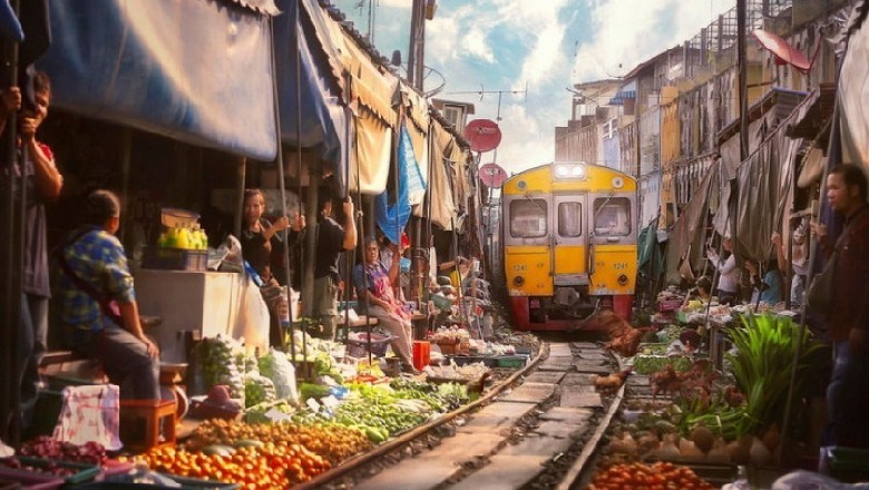 Tregu më i rrezikshëm në botë/ 'Hekurudha shfaqet nga hiçi' ( Foto+Video)