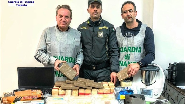 Kapet shqiptari me 22 kg heroinë në Itali