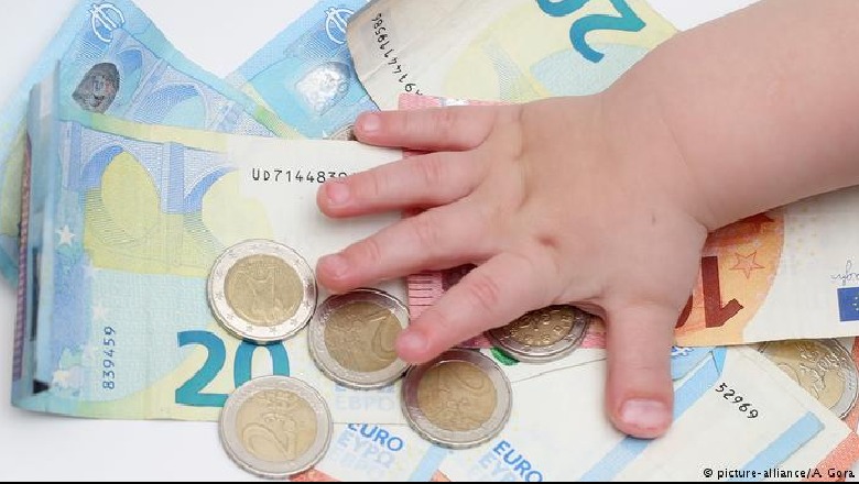 Gjermania ligj të ri për familjen: 1,3 miliardë euro për fëmijët e varfër