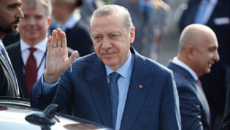 Partia e Erdogan-it humbet Stambollin, rezultati pritet të ankimohet: Ka patur parregullsi