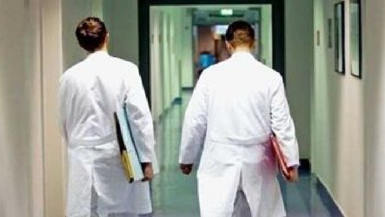 Tjetër rast dhune në spitale/ Godet mjeken, arrestohet 65-vjeçari 