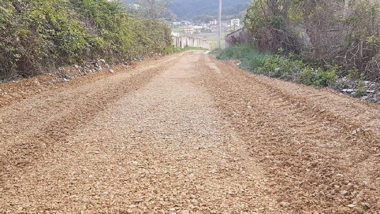 Investimet në zonat rurale, bashkia e Tiranës rehabiliton disa rrugë