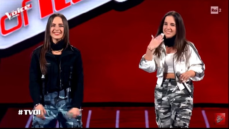 Binjaket shqiptare këndojnë 'Shumë pis' në 'The Voice of Italy', bindin jurinë (VIDEO)