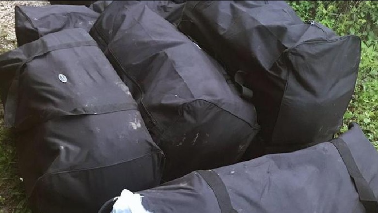 Policia ndalon 7 çanta me drogë në Mal të Zi, vinin nga Shqipëria